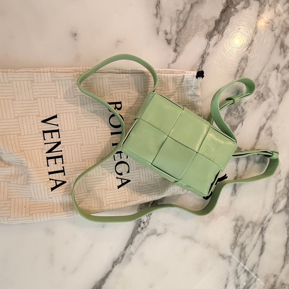 Bottega Veneta Cassette Wallet on Strap Green Intrecciato Lambskin Crossbody NWT - Picture 13 of 16
